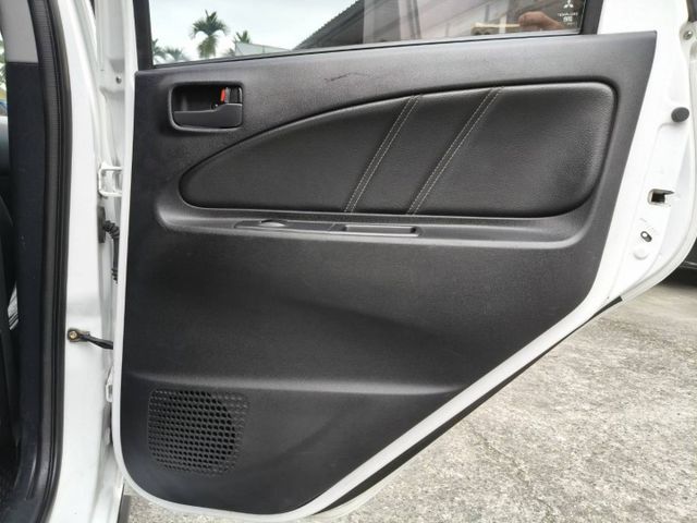 $優惠方案.裝大螢幕安卓機或折現金2選1/提供2年5萬公里保固/認證車/里程保證/全貸換購皆可  第16張相片