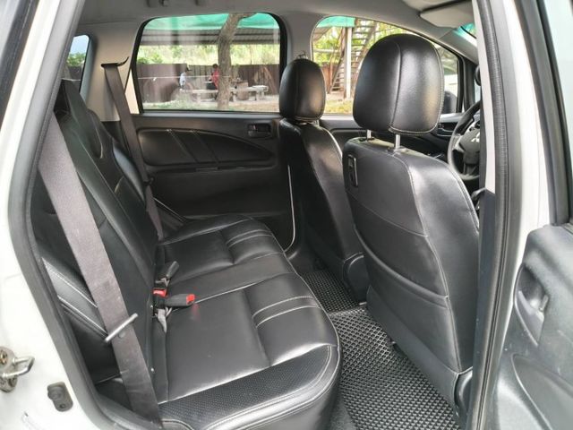 $優惠方案.裝大螢幕安卓機或折現金2選1/提供2年5萬公里保固/認證車/里程保證/全貸換購皆可  第17張相片