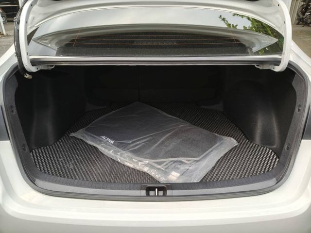 汽油豪華版/免鑰匙/摸門解鎖/盲點偵測/原廠選配270環景/ACC跟車系統/原版件認證車/可全貸換購  第19張相片