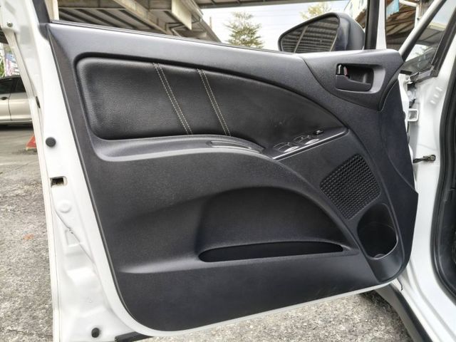 省油代步車/多功能大螢幕安卓機/提供2年5萬公里保固/認證車/里程保證/全貸換購皆可  第10張相片