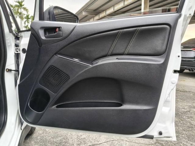省油代步車/多功能大螢幕安卓機/提供2年5萬公里保固/認證車/里程保證/全貸換購皆可  第14張相片