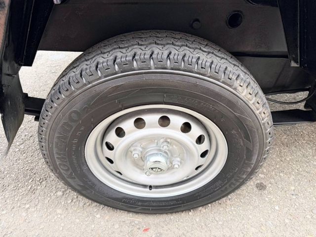 4WD-四輪傳動，行車記錄器、內建胎壓偵測器、防撞桿（行照有變更）、4顆胎皮8成新，底盤安靜無異音，斗子漂亮無破損  第14張相片