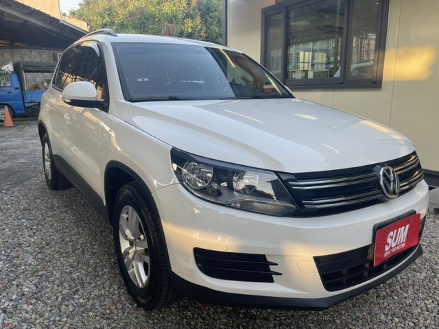 四輪傳動4WD-2.0- TSI 行車記錄器  GARMIN 導航機 車頂行李架 米其輪胎八成新 電瓶剛更換 原廠保養  第3張相片