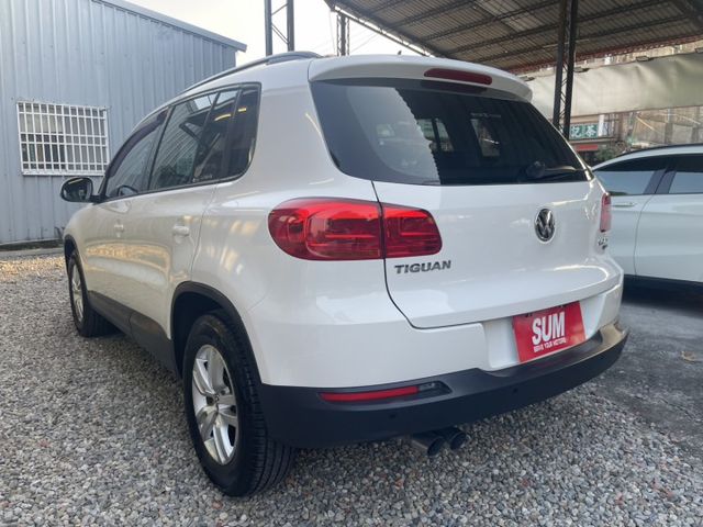 四輪傳動4WD-2.0- TSI 行車記錄器  GARMIN 導航機 車頂行李架 米其輪胎八成新 電瓶剛更換 原廠保養  第7張相片