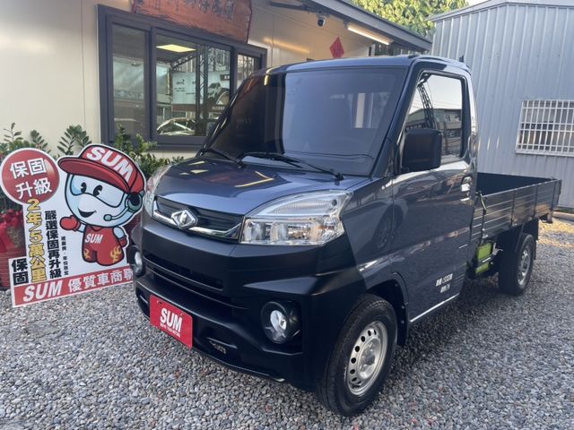 自排，皮椅、定速、電動窗倒車雷達、抬頭顯示器、盲點偵測器、內鍵胎壓偵測器、行車記錄器（倒車影像）、車斗美墊  第1張相片
