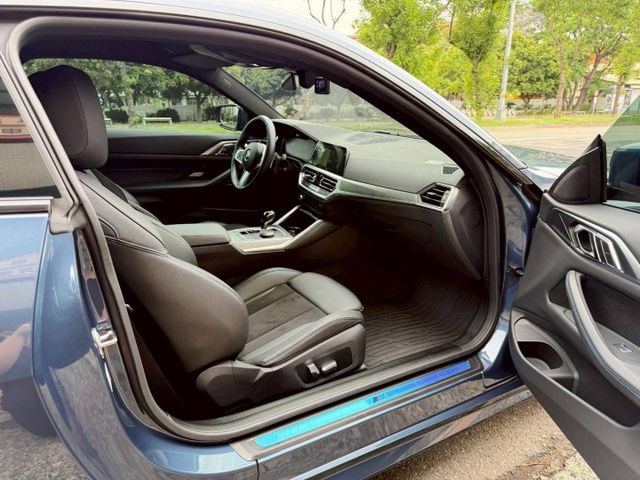 M SPORT 紀念版，定速,跟車/車道偏移/車道維持、ikey免鑰匙,麂皮座椅,360度環景、行車記錄器  第11張相片