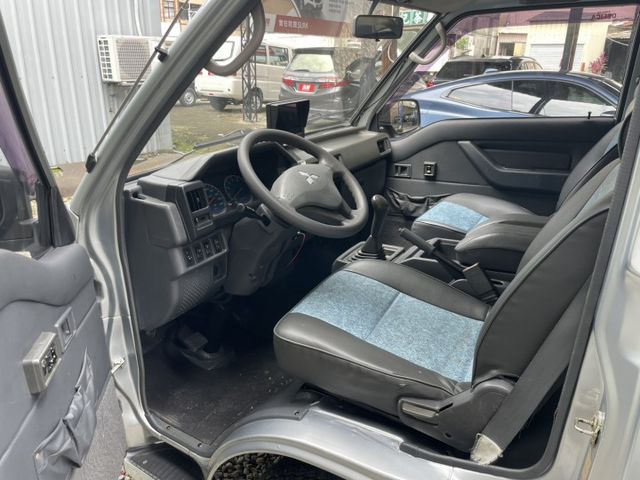 中華 得利卡 兩人座貨車版  空間平整好改裝 露營商用都合適  第6張相片