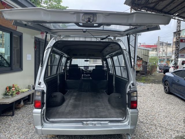 中華 得利卡 兩人座貨車版  空間平整好改裝 露營商用都合適  第10張相片
