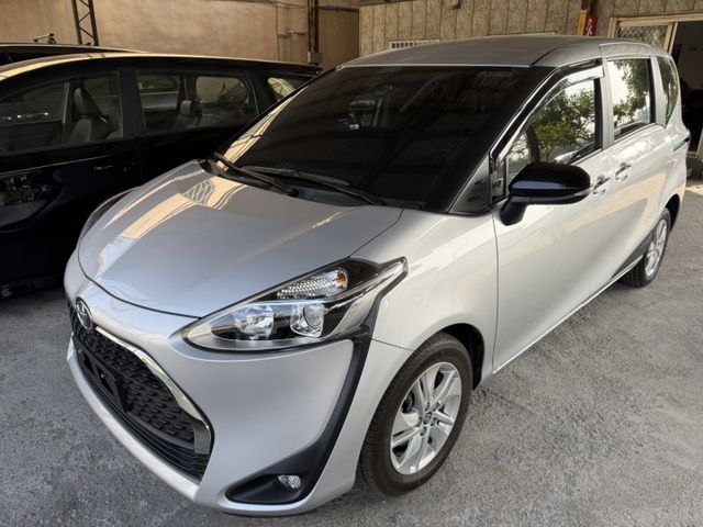 豪華版   一手車 原廠保養 七人座大空間 吸門雙滑門 家庭接送出遊首選  第1張相片