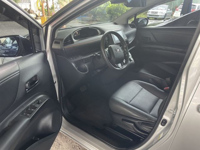 豪華版   一手車 原廠保養 七人座大空間 吸門雙滑門 家庭接送出遊首選  第3張相片