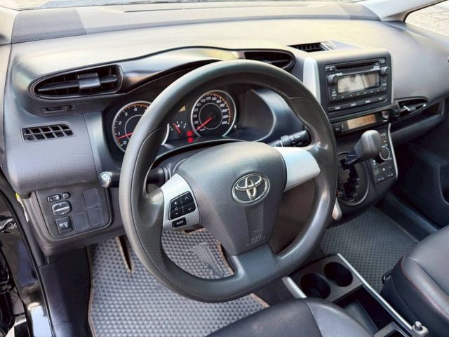 小改款末代 七人座大空間 二三排可平整化 可躺兩位大人 家庭出遊實用首選  第6張相片