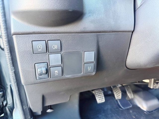 只跑一千多公里 與新車差別只在價格 入手更划算  第4張相片