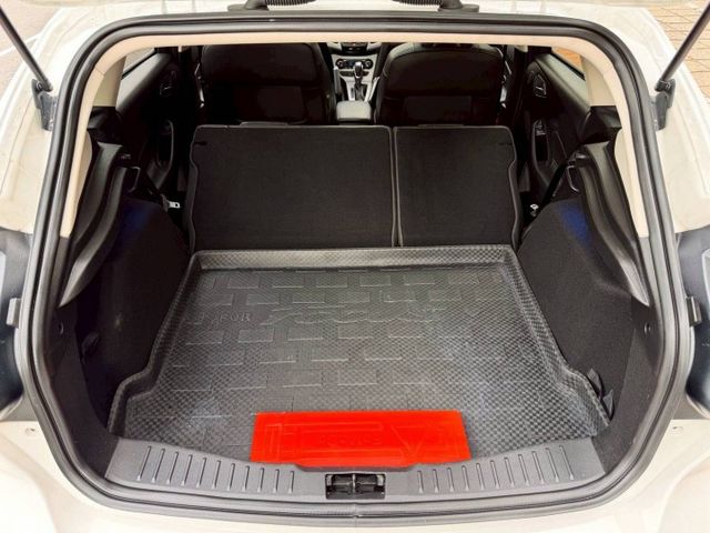 FOCUS  S版運動型 最頂級 鋼性強 底盤穩 操控佳 五門空間好用  第10張相片