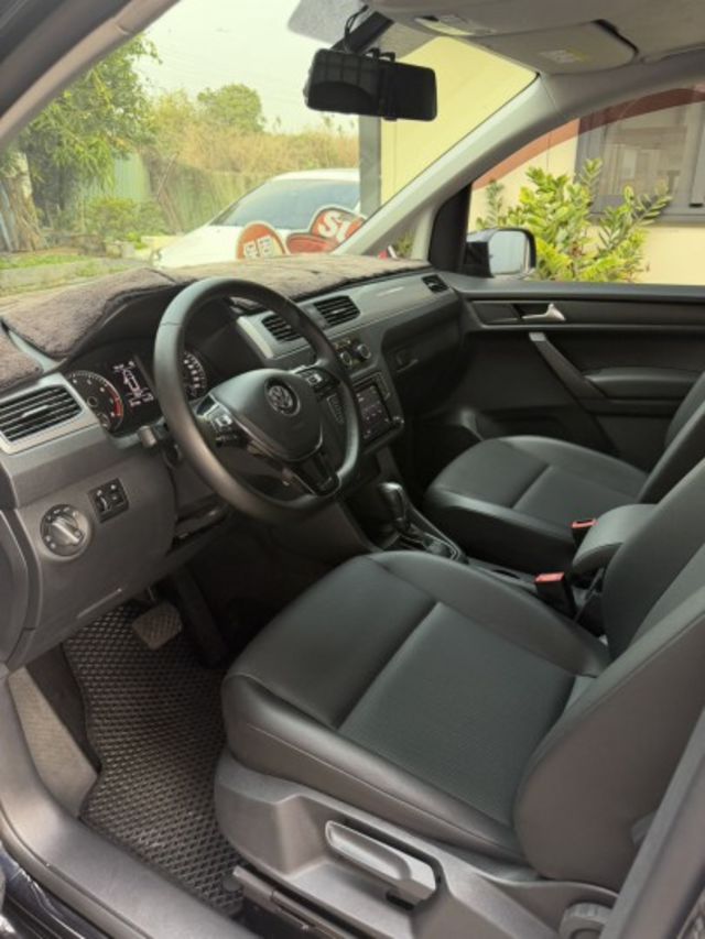 CADDY MAXI 長軸 七人座 汽油 空間超大 二三排可快拆傾倒 載人載物一車搞定  第5張相片