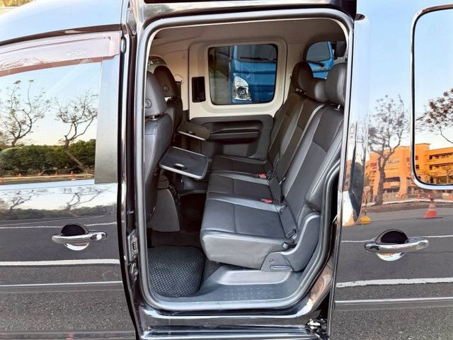 CADDY MAXI 長軸 七人座 汽油 空間超大 二三排可快拆傾倒 載人載物一車搞定  第8張相片