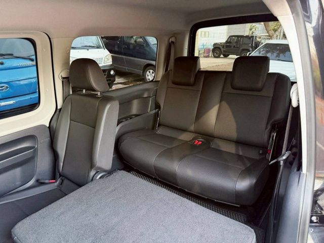 CADDY MAXI 長軸 七人座 汽油 空間超大 二三排可快拆傾倒 載人載物一車搞定  第9張相片