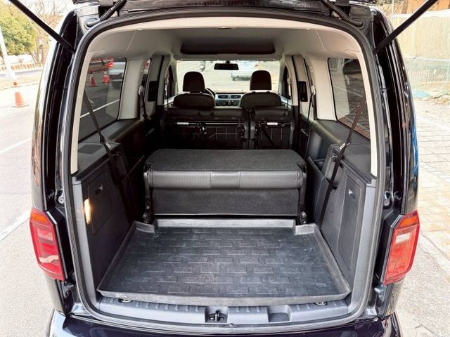 CADDY MAXI 長軸 七人座 汽油 空間超大 二三排可快拆傾倒 載人載物一車搞定  第13張相片