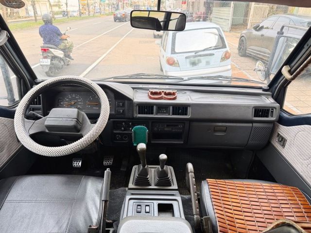 特殊稀有車4WD，四輪傳動，柴油低里程  第4張相片