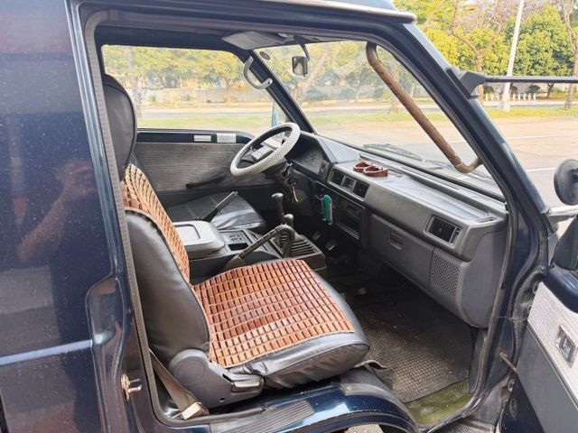 特殊稀有車4WD，四輪傳動，柴油低里程  第5張相片
