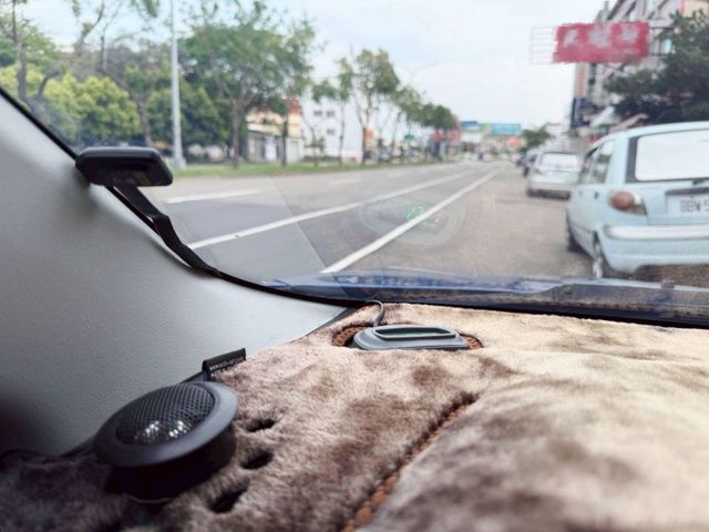 運動版 鯊魚頭頂級 機車價貸回家 零頭款可辦 配備滿載 車況漂亮  第8張相片