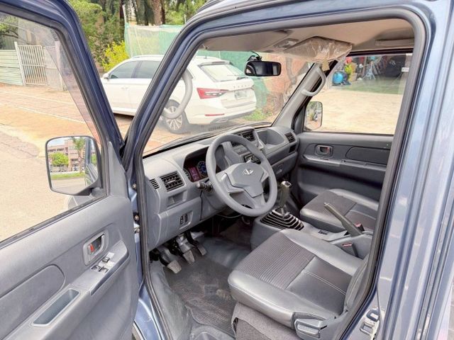 一手車｜原鈑件｜車況優｜無待修｜創業載貨好幫手  第3張相片
