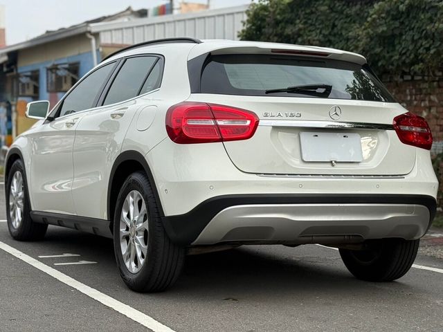 M-BENZ賓士 GLA180  第3張相片