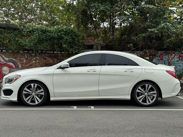 M-BENZ賓士 CLA250  第2張相片