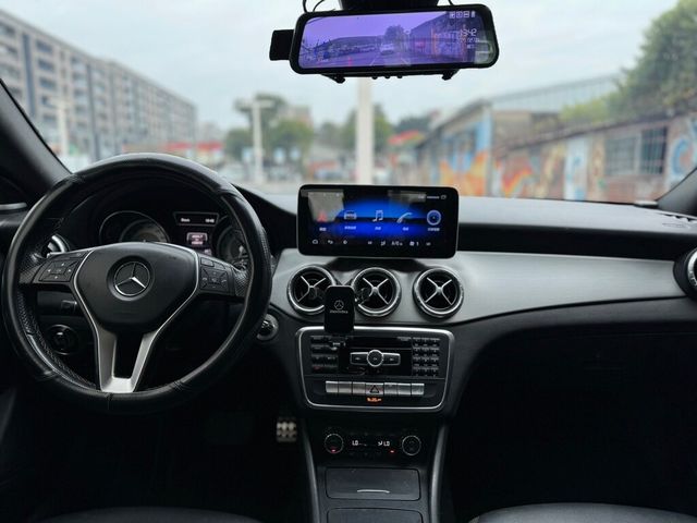 M-BENZ賓士 CLA250  第6張相片