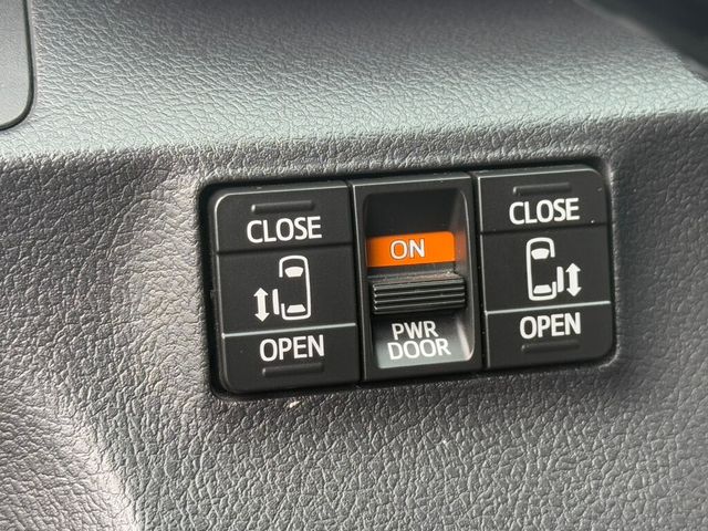 TOYOTA豐田 SIENTA  第8張相片