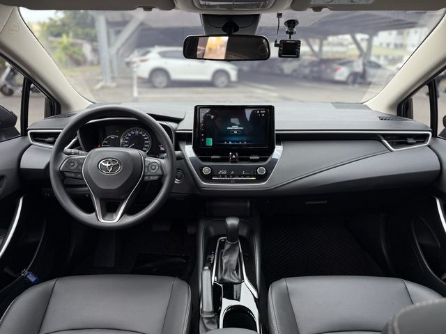 TOYOTA豐田 COROLLA ALTIS HYBRID  第9張相片