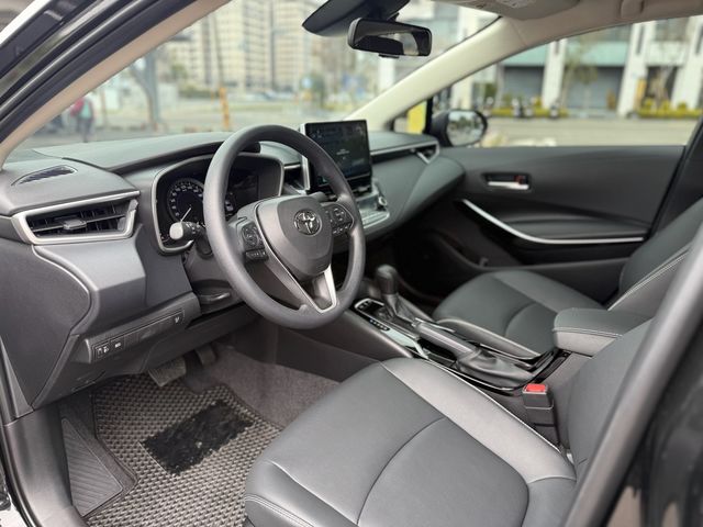 TOYOTA豐田 COROLLA ALTIS HYBRID  第13張相片