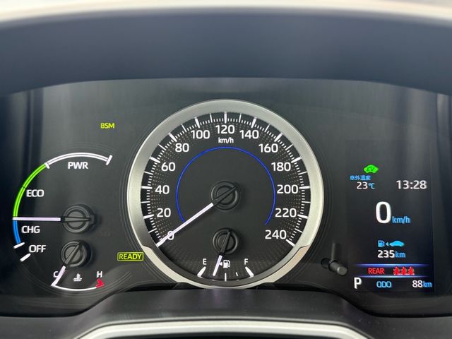 TOYOTA豐田 COROLLA ALTIS HYBRID  第17張相片