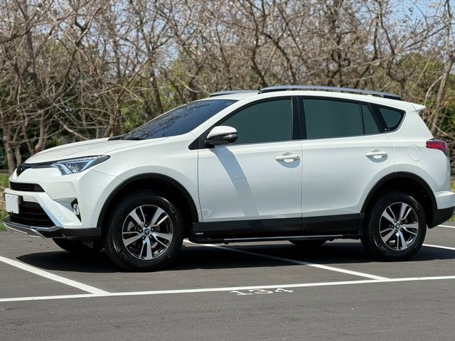 TOYOTA豐田 RAV4  第2張相片