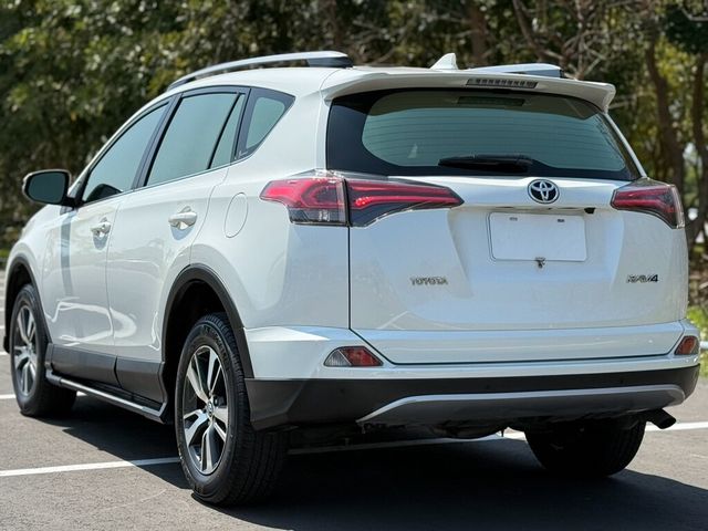 TOYOTA豐田 RAV4  第3張相片