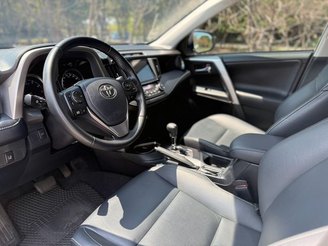 TOYOTA豐田 RAV4  第7張相片