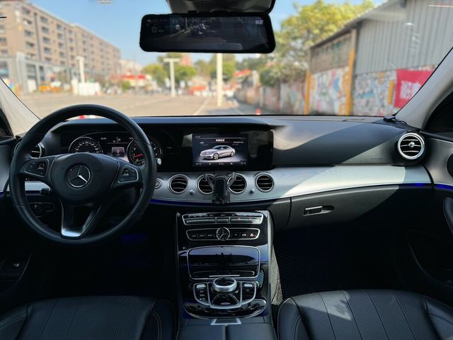 M-BENZ賓士 E200  第8張相片