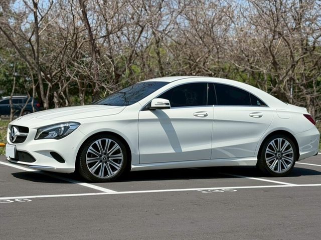 M-BENZ賓士 CLA200  第2張相片