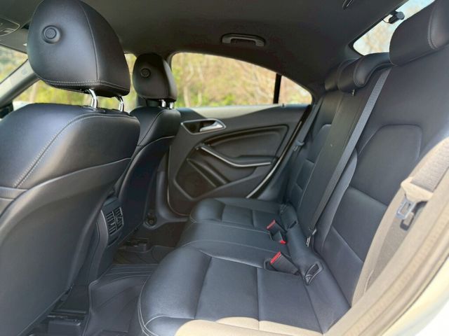 M-BENZ賓士 CLA200  第8張相片