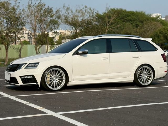 SKODA司科達 OCTAVIA COMBI  第2張相片
