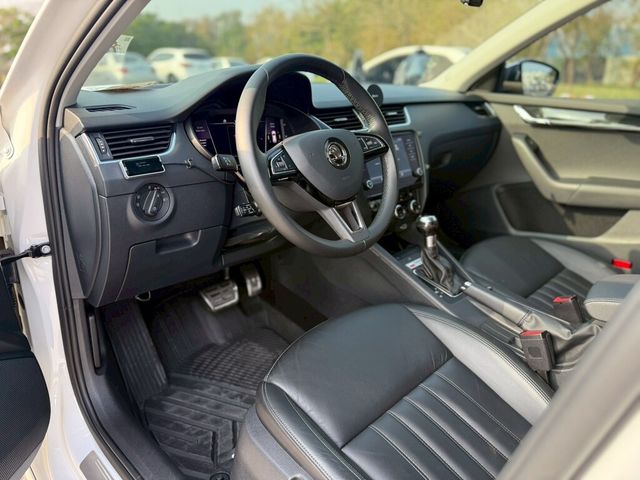 SKODA司科達 OCTAVIA COMBI  第7張相片
