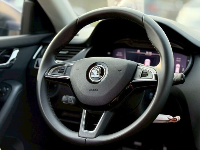 SKODA司科達 OCTAVIA COMBI  第9張相片