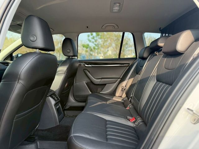 SKODA司科達 OCTAVIA COMBI  第10張相片