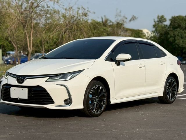 TOYOTA豐田 ALTIS  第1張相片