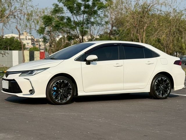 TOYOTA豐田 ALTIS  第2張相片