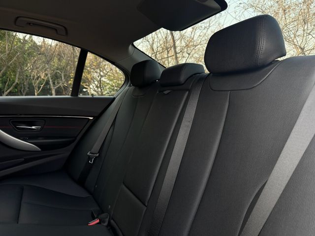 BMW寶馬 320I  第10張相片