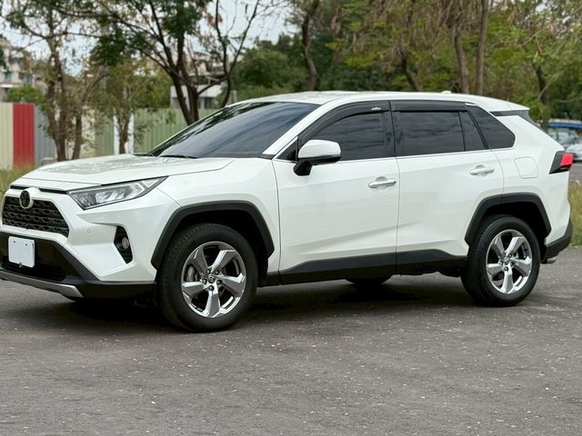 TOYOTA豐田 RAV4  第2張相片