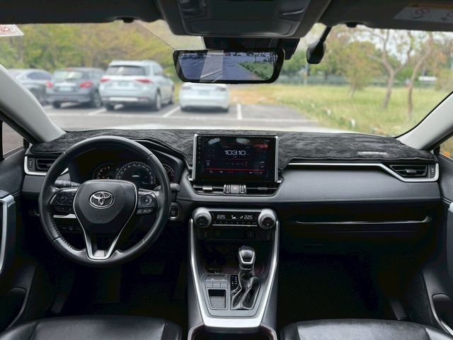 TOYOTA豐田 RAV4  第7張相片