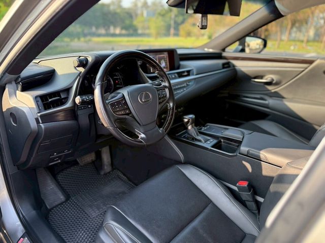 LEXUS凌志 ES250  第7張相片
