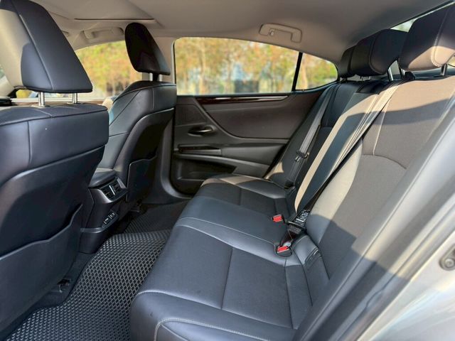 LEXUS凌志 ES250  第10張相片
