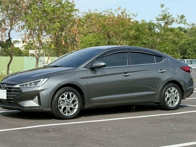 HYUNDAI現代 ELANTRA  第2張相片